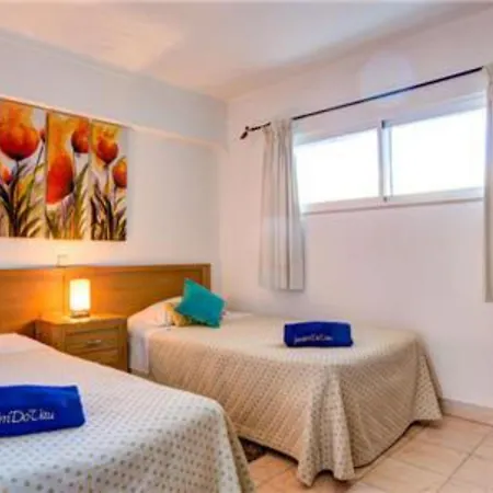 Remarkable 2 Bedroom Land View, Free Airport Transfers * Portimão